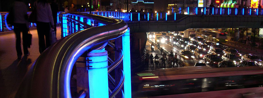 Stau-Alltag in Shanghai, China.