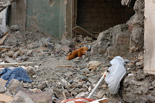 A_teddy_bear_lies_amidst_rubble_in_Gori_after_the_recent_conflict_between_Georgia_and_Russia_1.jpg