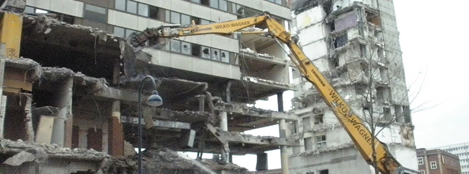 Abriss des Frapant Karstadt in der grossen Bergstrasse Hamburg-Altona, März 2011.