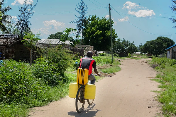 Schwerer Zugang zu sauberem Trinkwasser, Kenya, Juni 2018.