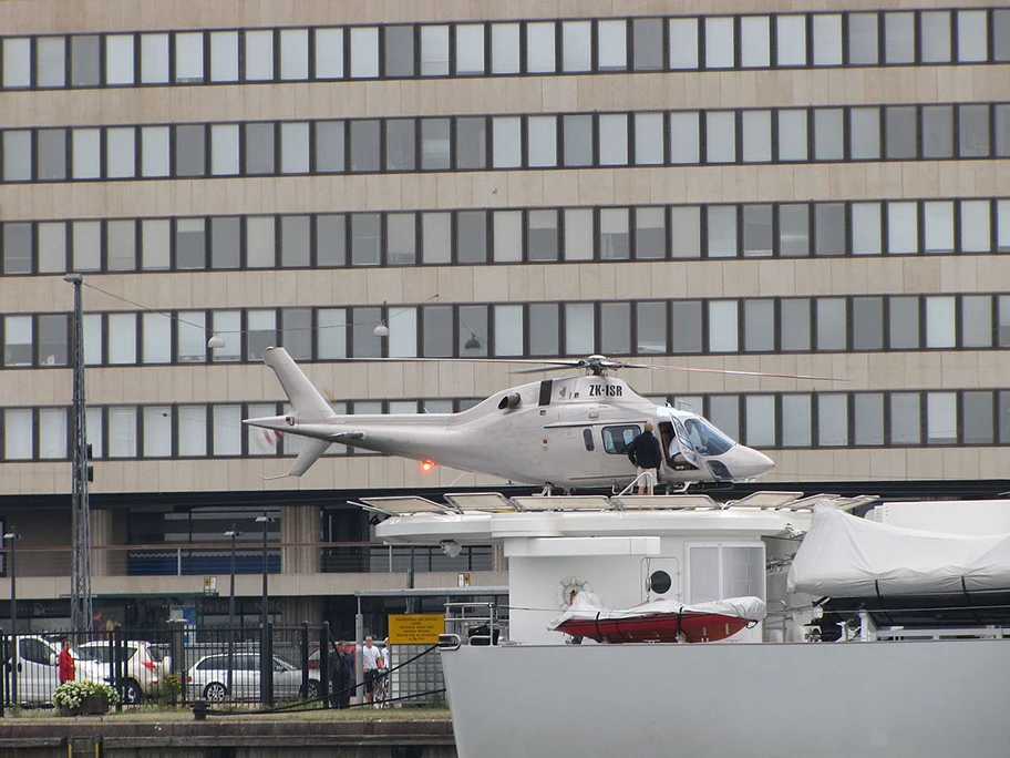 Helikopterlandeplatz auf der Luxusyacht Senses.