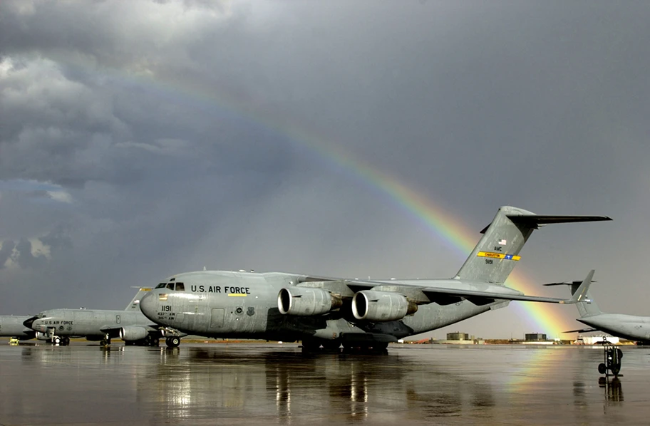 Regenbogen über dem US-Stützpunkt Morón de la Frontera in Südspanien. Das Truppenkontingent wird dort beträchtlich aufgestockt.