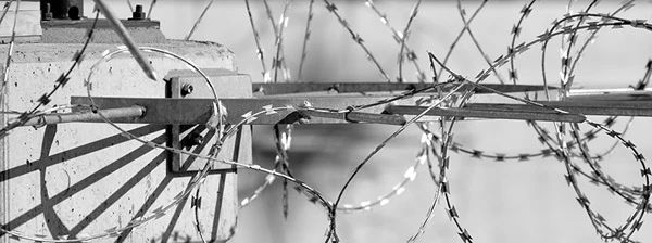 Schweiz: Abgewiesen und eingesperrt.