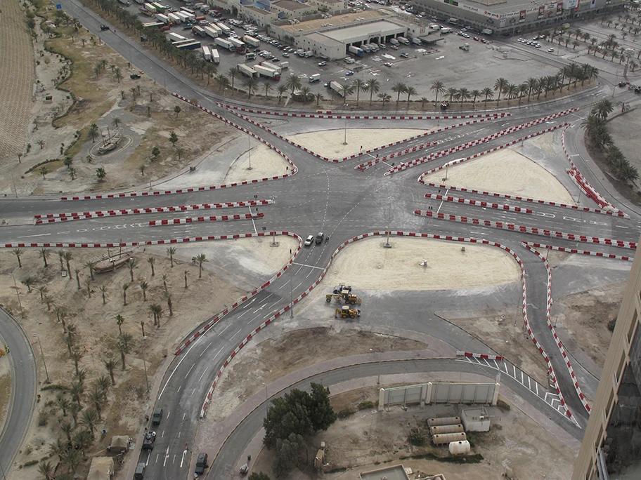 Der analysierte Trojaner wurde per E-Mail an ausgewählte Aktivisten verschickt, die sich mit Bahrain beschäftigen. Hier im Bild der Perlenplatz in Bahrain nach der Zerstörung des Monuments im Zuge der Proteste (29. März 2011).