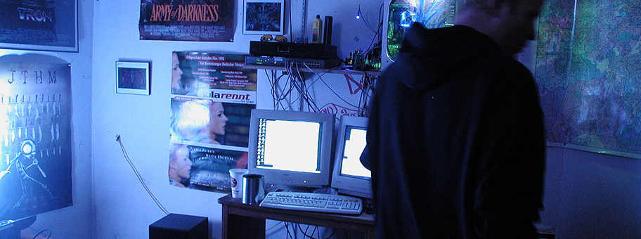 Hacker vor dem PC.