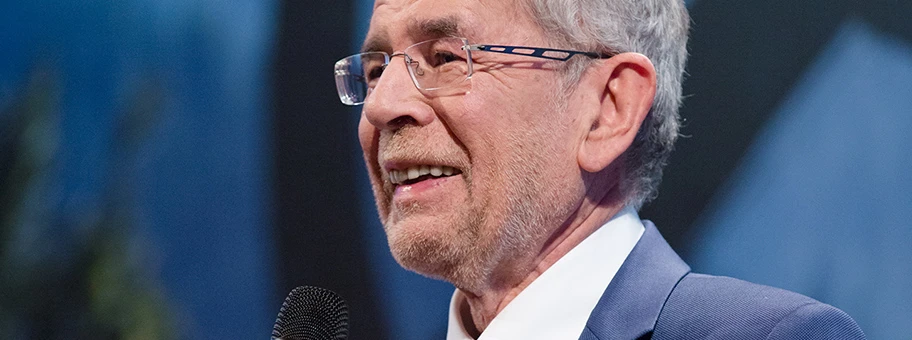 Alexander Van der Bellen bei „Stimmen für Van der Bellen“, einer Veranstaltung von ihn bei der Bundespräsidentenwahl in Österreich 2016 unterstützenden Künstlern im Konzerthaus in Wien, Österreich.