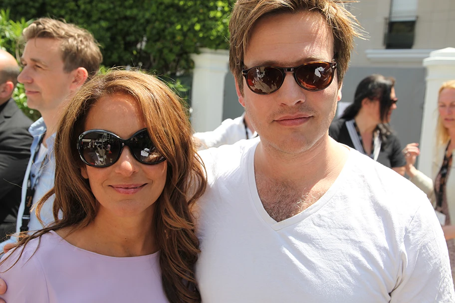 Der dänische Filmregisseur Thomas Vinterberg mit Alexandra Rapaport bei der Präsemtation des Filmes «Die Jagd» am Film Festival in Cannes 2012.