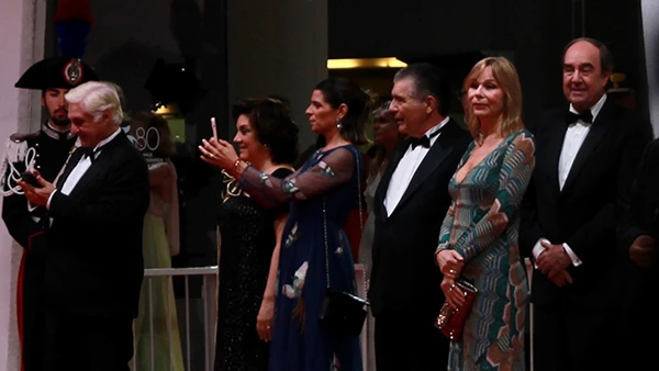 Überlebende des Flugzeugabsturzes an der Premiere von "Die Schneegesellschaft" am Film Festival von Venedig, 9. September 2023.