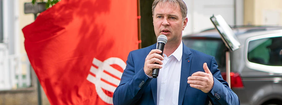 Andreas Babler beim 1. Mai-Fest in Gerasdorf bei Wien, Niederösterreich.