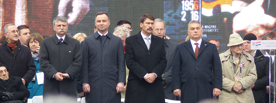 Andrzej Duda (3 v. l.), Präsident von Polen und Viktor Orban (rechts) in Budapest, Oktober 2016.