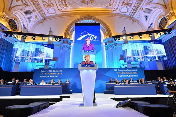 Angela Merkel an einem Kongress der europäischen Volkspartei in Bukarest, 17. Oktober 2012.