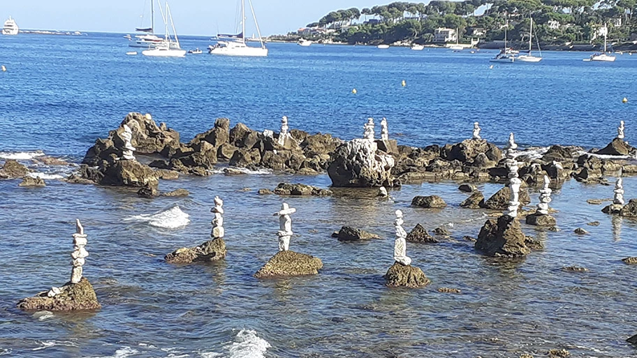 Hommage an Klimaflüchtlinge in Antibes, September 2022.