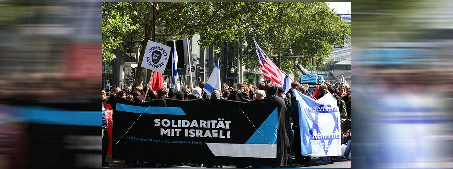 Demonstration von Antideutschen in Berlin, August 2011.