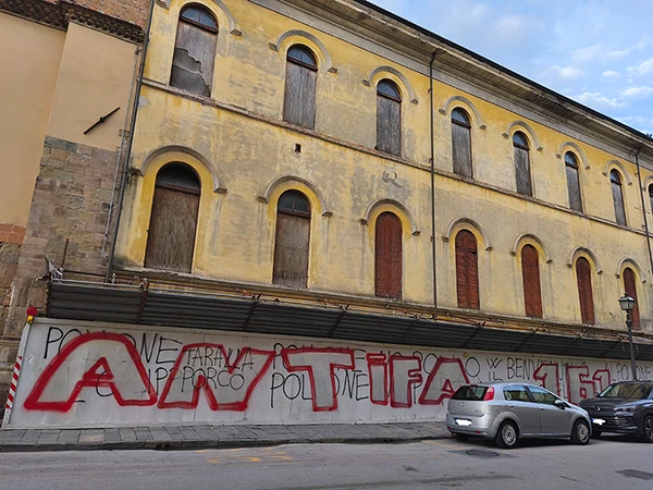 Antifa Graffiti in Lucca, Italien.