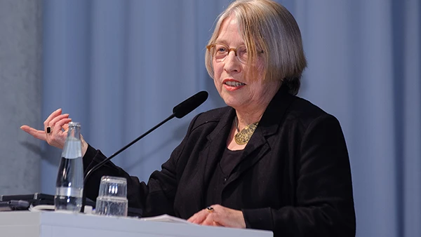 Antje Vollmer an der Veranstaltung "25 Jahre Forschungsjournal (Neue) Soziale Bewegungen" am 12. März 2013 in der Heinrich-Böll-Stiftung Berlin.