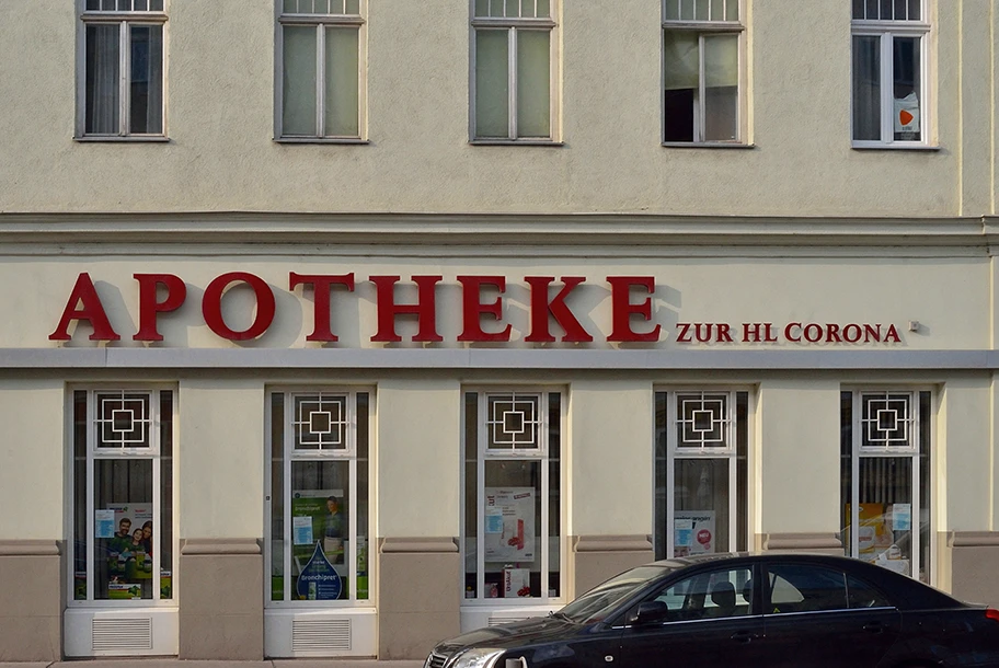 Apotheke zur Hl. Corona, Sechshauser Strasse 104