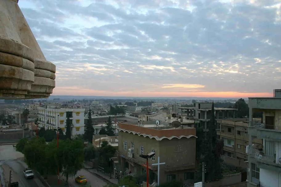 Sonnenuntergang in der von der ISIS kontrollierten syrischen Stadt Rakka.