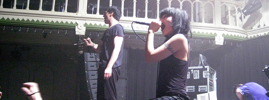 Alec Empire an einem Live-Gig mit Atari Teenage Riot.