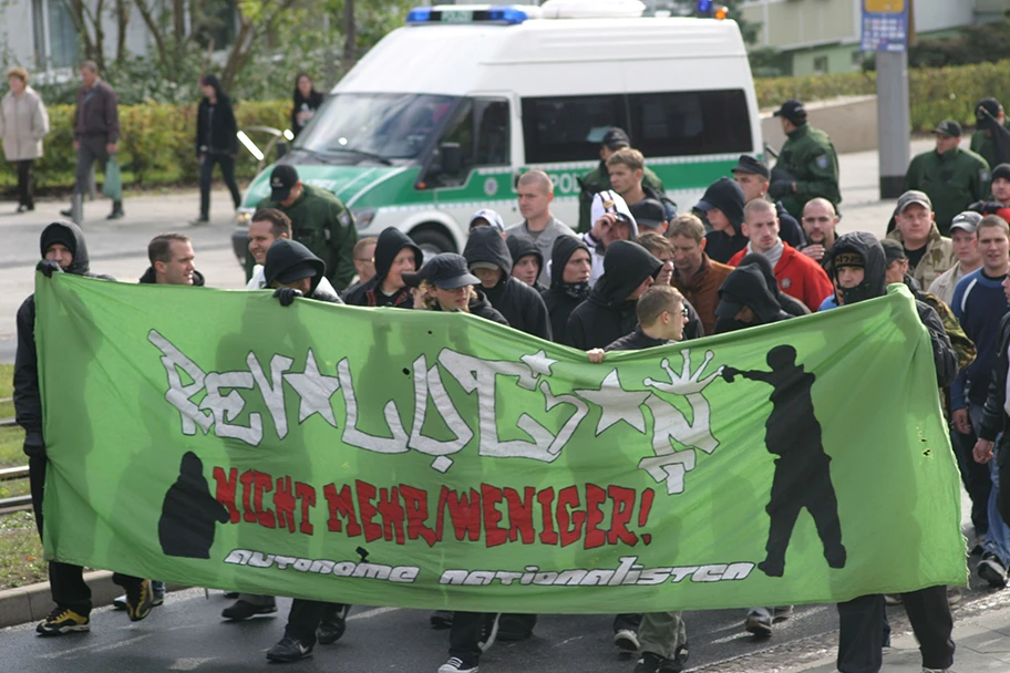 «Autonome Nationalisten» an einer N-Demo in Nordhausen.