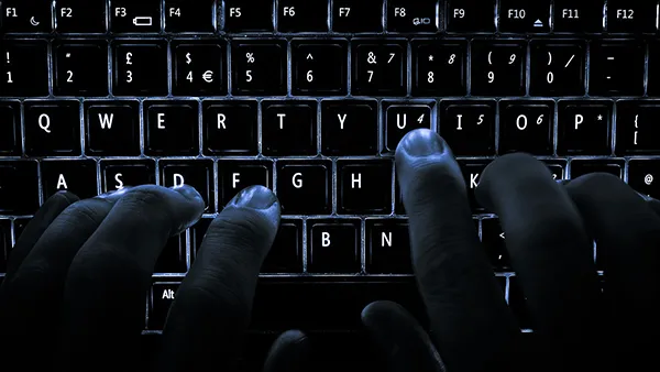 Laptop Tastatur mit Hintergrundbeleuchtung.