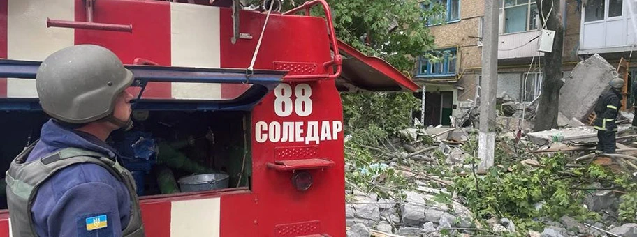 Zerstörter Wohnblock in Bakhmut (Donetsk, Mai 2022).