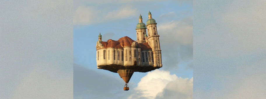 Fliegende Kathedrale der beiden Künstler Jan Kaeser St.Gallen und Martin Zimmermann St.Gallen.