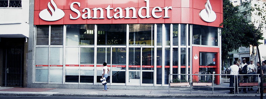 Die spanischen Banken Santander und Caixa sind im Laufe dieses Jahres in Portugal auf Einkaufstour gegangen und haben verschiedene kleinere Pleitebanken um einen symbolischen Preis gekauft.
