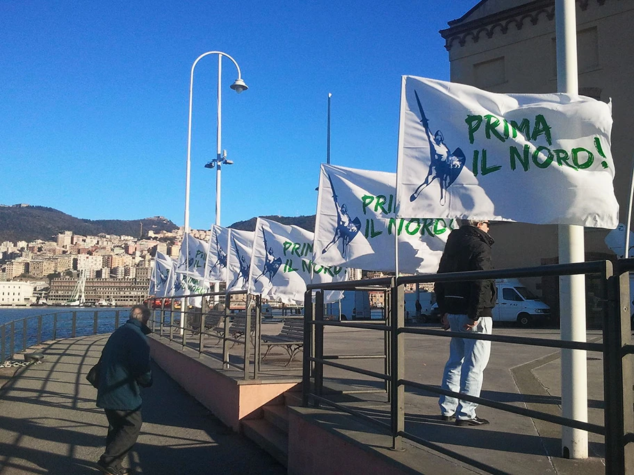 Nationalistische Propaganda der ausländerfeindlichen Lega Nord in Genua.