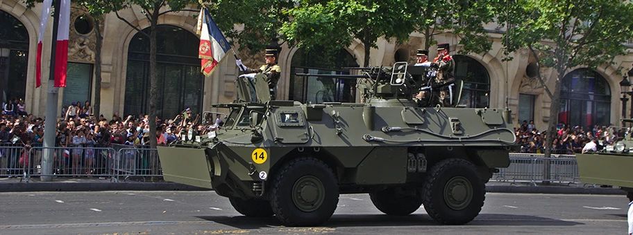 Militärparade in Paris anlässlich des Nationalfeiertages am 14. Juli 2015.