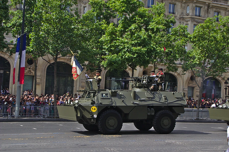 Militärparade in Paris anlässlich des Nationalfeiertages am 14. Juli 2015.