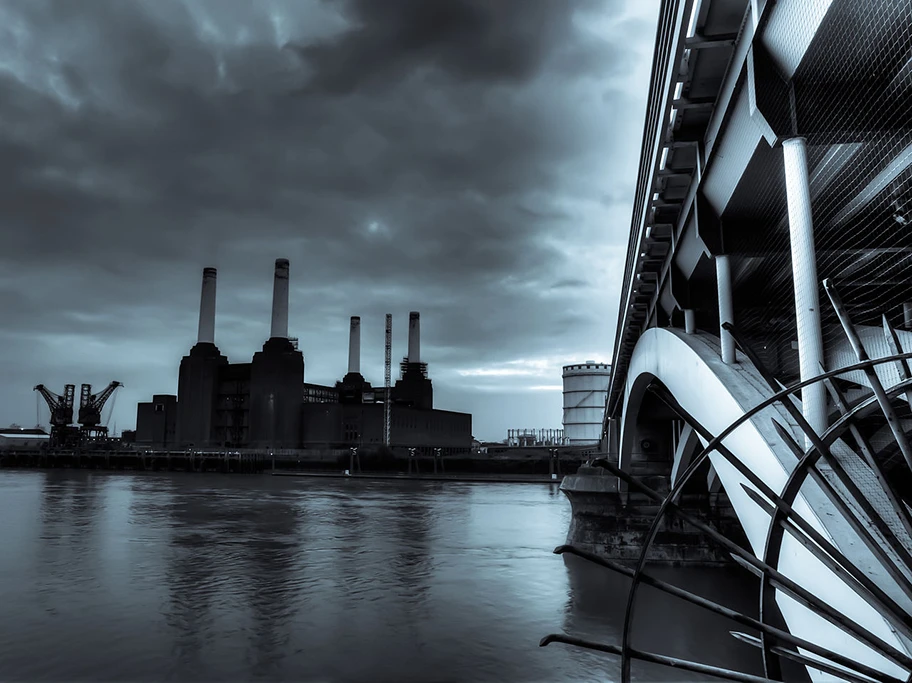 Battersea Power Station in der Nacht.