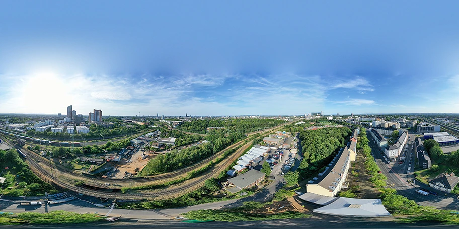 Bau einer Eisenbahnbrücke am Höninger Weg in Köln, Juli 2022.