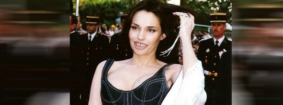 Die französische Schauspielerin Béatrice Dalle (hier 1999) spielt im Film die Hauptrolle der Betty.