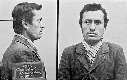 Benito_Mussolini_mugshot_1903_1.jpg