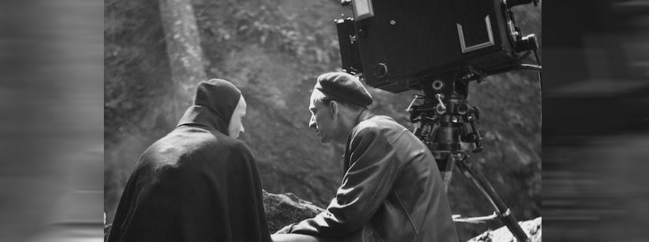 Der schwedische Regisseur Ingmar Bergman beim Dreh zum Film «Das siebente Siegel», 1956.