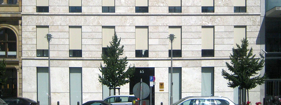 Neubau des Bundesministeriums für Arbeit und Soziales in Berlin-Mitte, hier die Fassade an der Mohrenstrasse 65.