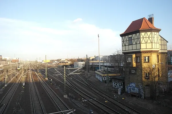 Blick auf die Gleisanlagen des Bahnhofs Berlin-Moabit.
