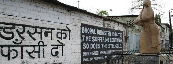 Mahnende Wandmalerei in Bhopal, Indien.