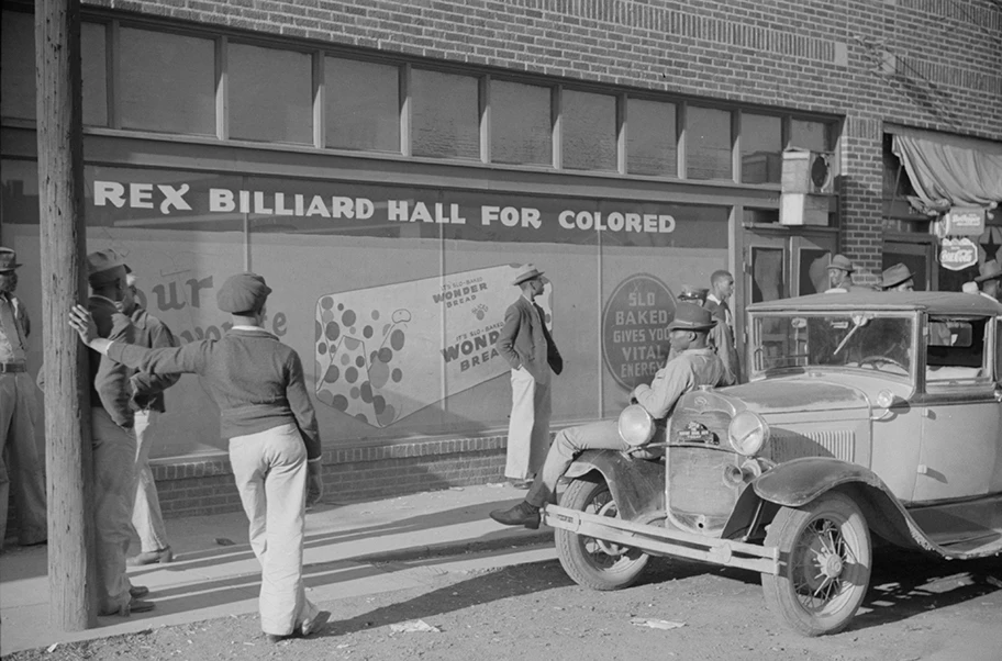 Beale Street, Memphis, Tennessee. «Rex Billiard Hall for Colored.»