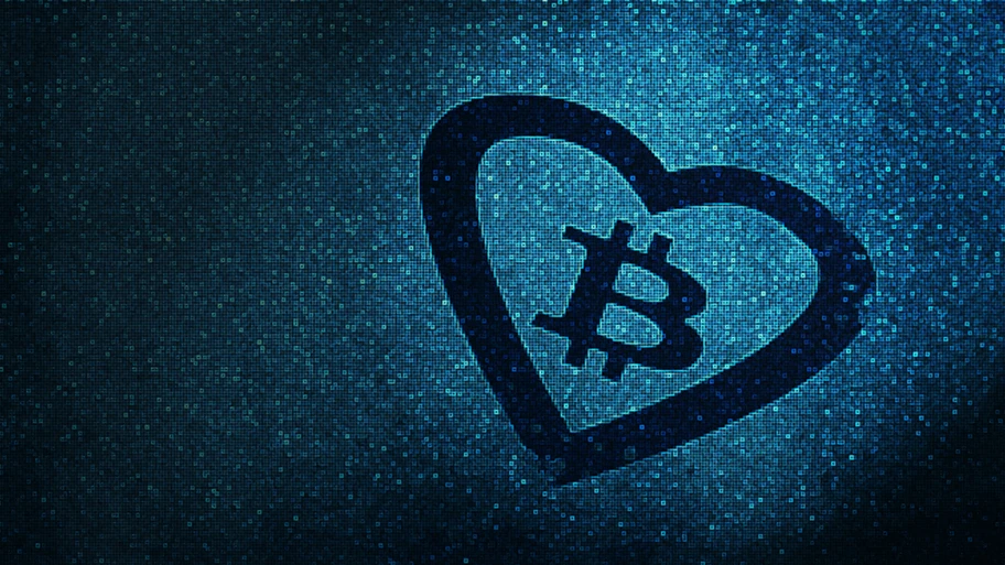 Herz und Bitcoin Symbol auf blauem Hintergrund.