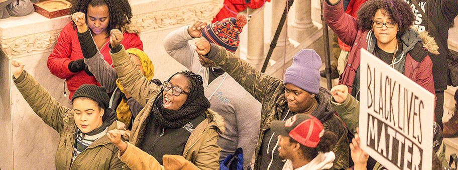Black Lives Matter-Aktivisten in der City Hall von Minneapolis, Dezember 2015.