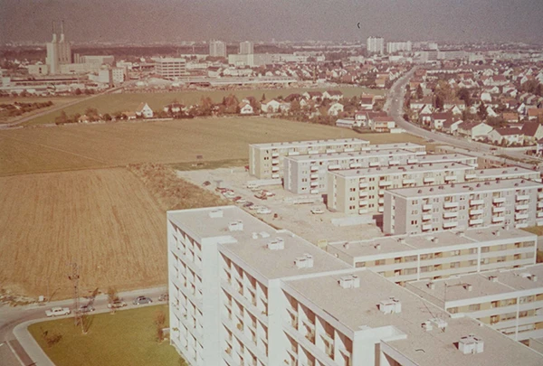 Blick vom DEBA-Hochhaus Parkstadt München-Solln nach Norden ca. 1970.
