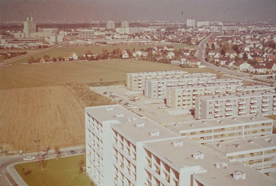 Blick vom DEBA-Hochhaus Parkstadt München-Solln nach Norden ca. 1970.