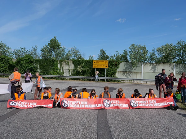 Blockade des Öl-Tanklagers in Seefeld, 23. Mai 2022.