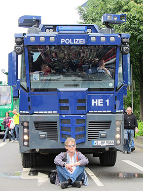 Blockupy_2013_Wasserwerfer_2.jpg