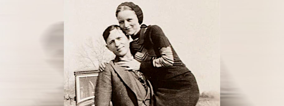 Bonnie Parker und Clyde Barrow zwischen 1932 und 1934.