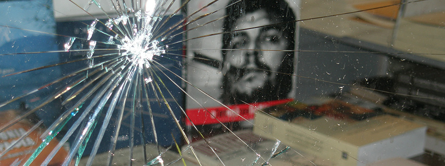 Buchladen in Athen nach Ausschreitungen im Dezember 2008.