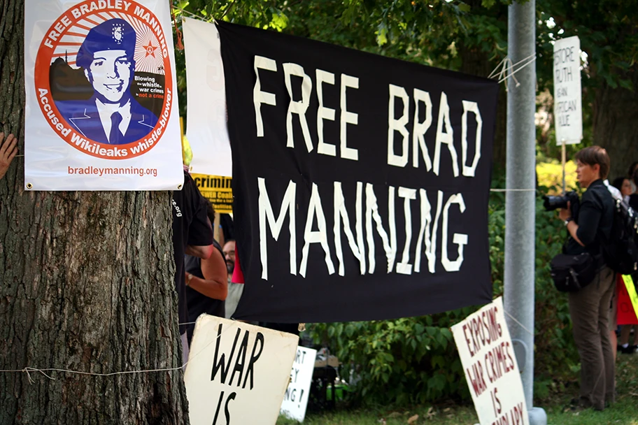 Kundgebung zur Unterstützung von Bradley Manning in Quantico, Virginia.