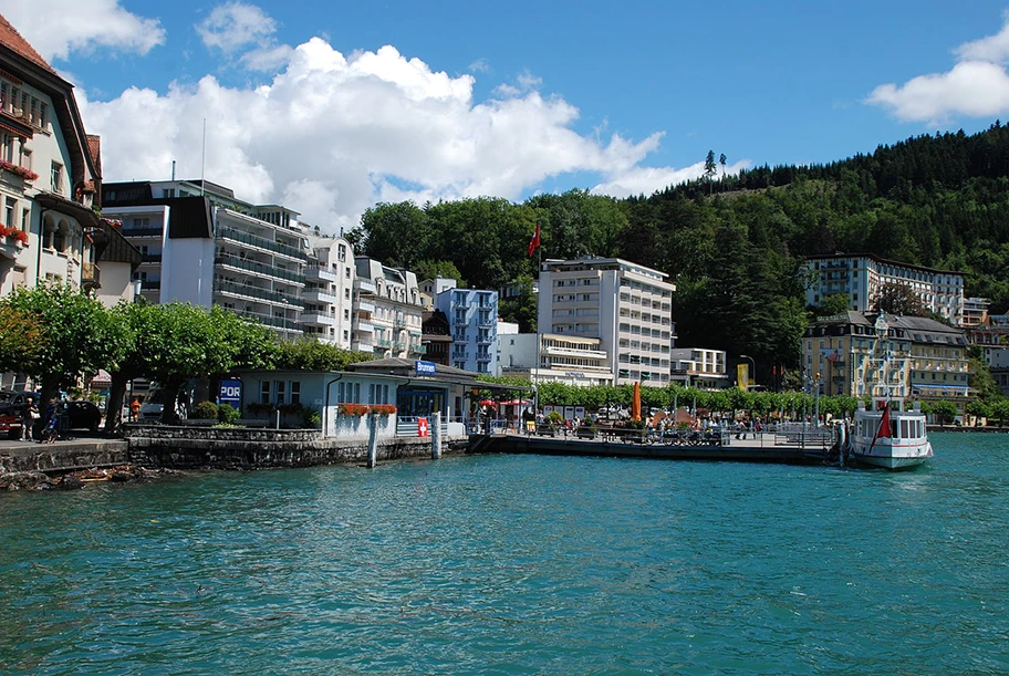 Das kleine Städtchen Brunnen am Vierwaldstättersee im Kanton Schwyz.