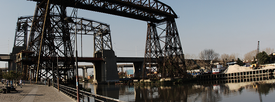 Nicolas Avellaneda-Brücke in Buenos Aires, Argentinien.